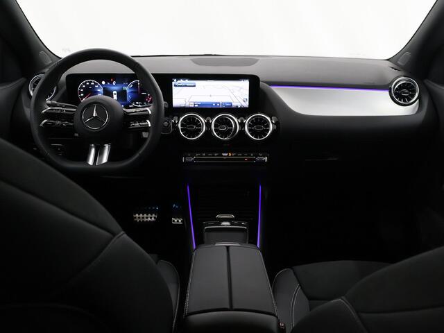 Mercedes-Benz GLA-KLASSE 250 e Business Solution AMG | Panoramadak | Trekhaak | Night pakket | Memory |