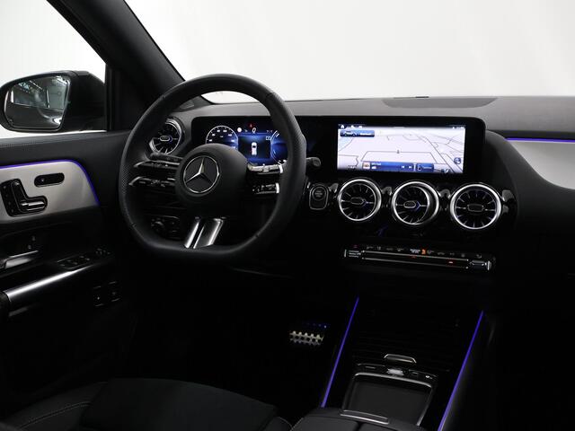 Mercedes-Benz GLA-KLASSE 250 e Business Solution AMG | Panoramadak | Trekhaak | Night pakket | Memory |
