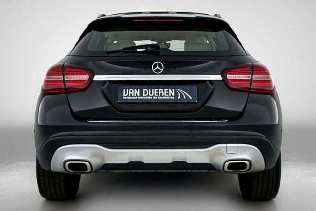Mercedes-Benz GLA-KLASSE 180 Premium Plus Pano, Navi, 18 inch