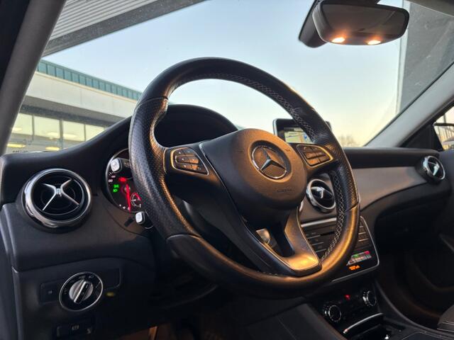Mercedes-Benz GLA-KLASSE 200 PREMIUM PLUS AUTOMAAT PANORAMA NAVI PDC LMV