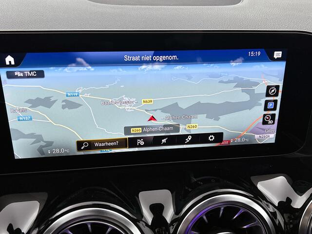 Mercedes-Benz GLA-KLASSE 200 Business Solution AMG | Panoramadak | Achteruitrijcamera | Multibeam Koplampen | Memory Stoelen | Inclusief 24 maanden MB Certified garantie voor Europa.