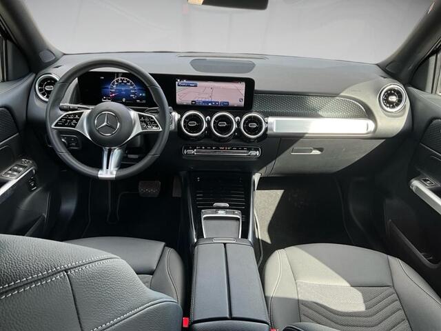 Mercedes-Benz GLB-Klasse 200 Edition 163 PK Automaat Distronic Camera LED Stoelverwarming 18 Inch MBUX Navigatie Premium