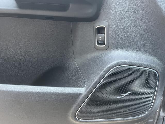 Mercedes-Benz GLB-Klasse 250 4MATIC Premium Plus AMG