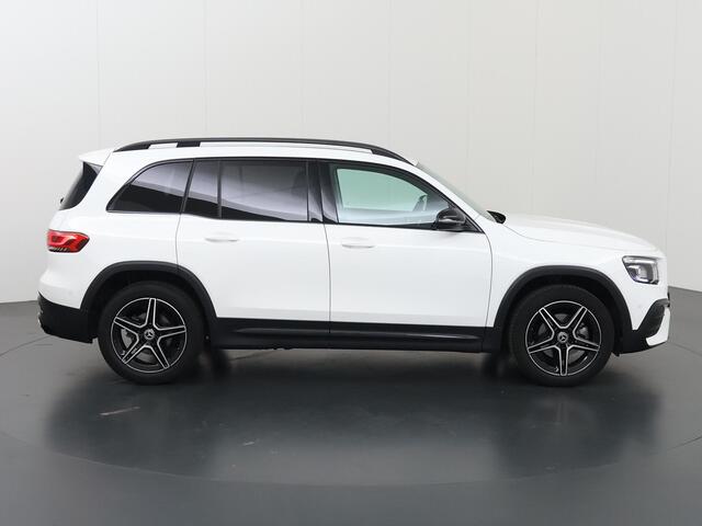 Mercedes-Benz GLB-Klasse 180 Business Line | AMG | Night | Widescreen | Stoelverwarming | Achteruitrijcamera |
