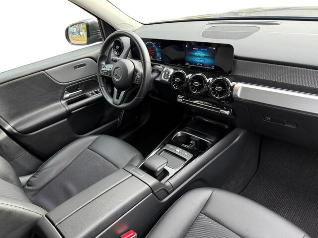 Mercedes-Benz GLB-Klasse 200 Premium | ELEKTR. TREKHAAK | ELEKTR. KOFFERKLEP | STOELVERWARMING | PDC | APPLE CARPLAY / ANDROID AUTO | 1 JAAR GARANTIE