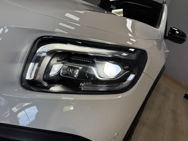 Mercedes-Benz GLB-Klasse AMG 35 4MATIC Premium Plus Airco ECC | Panorama | Memory | Trekhaak | Head Up | Sfeer | Burmester | Virtual | Adaptive Cruise | Isofix