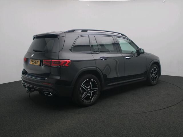 Mercedes-Benz GLB-Klasse 200 AMG Line 7 Persoons AMG Line | Night Pakket | Trekhaak | 7 Persoons | Sfeerverlichting | Ledkoplampen | Stoelverwarming. Inclusief 24 maanden Mercedes-Benz Certified garantie voor Europa.