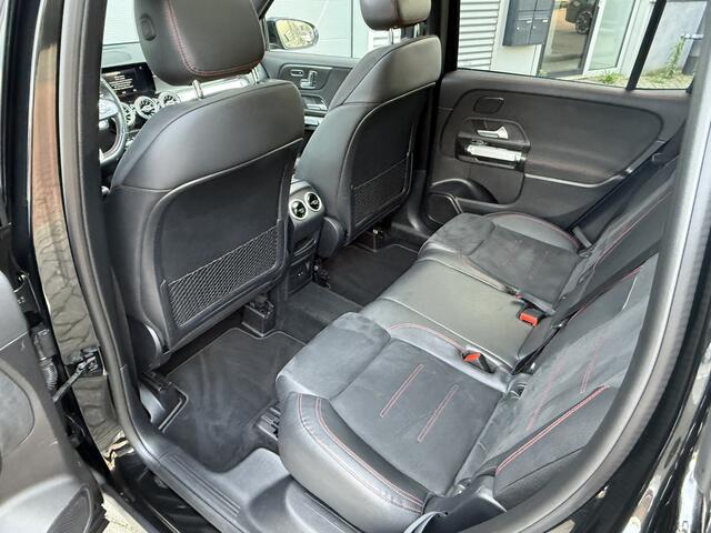 Mercedes-Benz GLB-Klasse 180 Business Solution AMG | Panoramadak | Multibeam | Memorystoelen