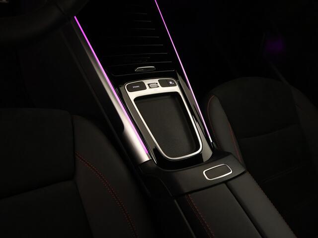 Mercedes-Benz GLB-Klasse 200 AMG-line 7persoons | Trekhaak | Nightpakket | Keyless-Go comfortpakket | Parkeerpakket met achteruitrijcamera | USB-pakket plus | Winter pakket | GUARD 360 ° Vehicle protection Plus | EASY PACK achterklep |