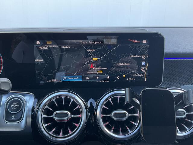 Mercedes-Benz GLB-Klasse 7-Pers 200 Business Solution AMG 7p. Pano Memoryseats Trekhaak 7-Persoons