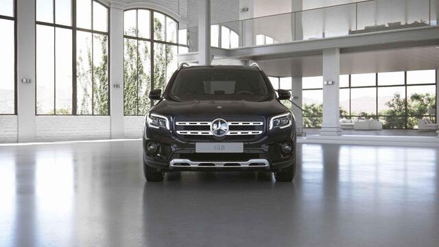 Mercedes-Benz GLB-Klasse 200 Luxury Line 7p. | Trekhaak | Panoramadak | 19" lichtmetalen velgen | Widescreen | Sfeerverlichting | Stoelverwarming |