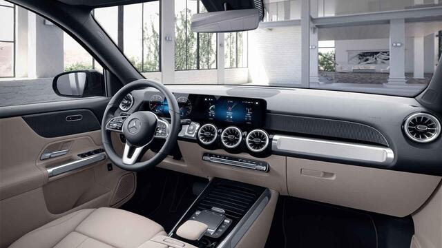 Mercedes-Benz GLB-Klasse 200 Luxury Line 7p. | Trekhaak | Panoramadak | 19" lichtmetalen velgen | Widescreen | Sfeerverlichting | Stoelverwarming |