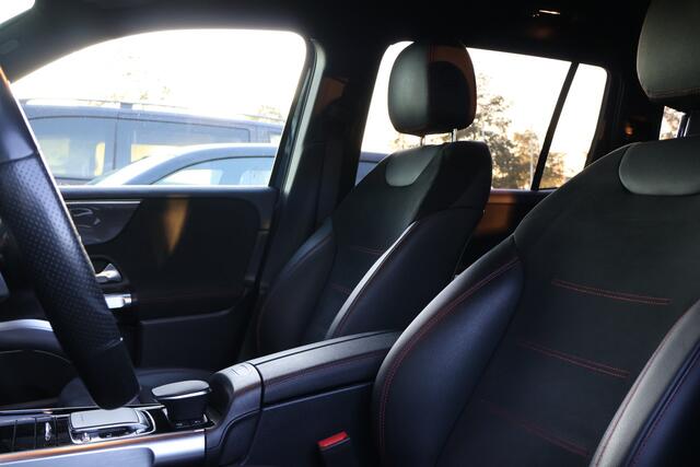 Mercedes-Benz GLB-Klasse AMG 35 4MATIC l 306 PK l MBUX l Camera l LED l Wegklapbare Trekhaak l PTS l Airconditioning l Spiegel pakket l Stoelverwarming l