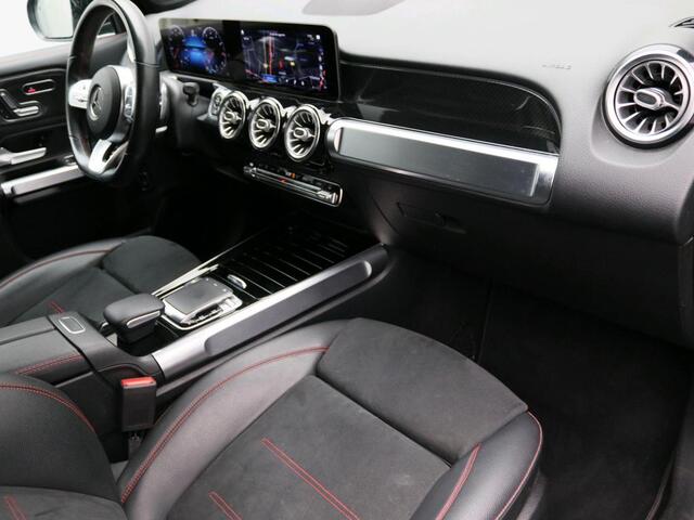 Mercedes-Benz GLB-Klasse 200 Business Solution AMG AMG Line | Night Pakket | PAnoorama Schuif-Kanteldak | Trekhaak | Memory Voorstoelen. Inclusief 24 maanden Mercedes-Benz Certified garantie voor Europa.