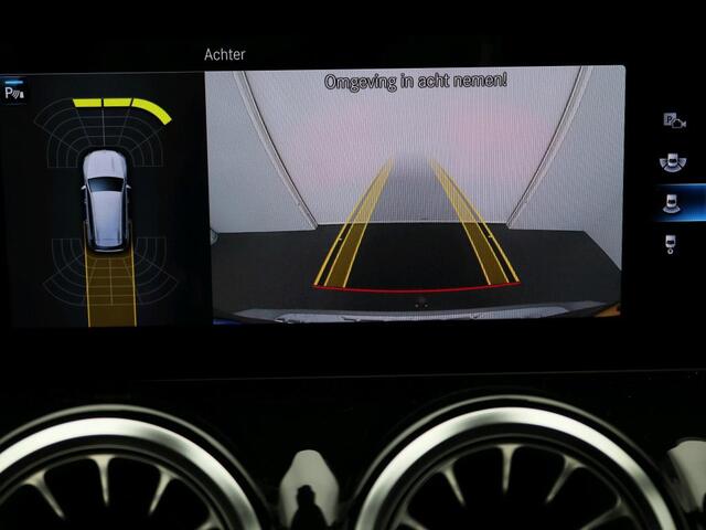 Mercedes-Benz GLB-Klasse 200 Business Solution AMG AMG Line | Night Pakket | PAnoorama Schuif-Kanteldak | Trekhaak | Memory Voorstoelen. Inclusief 24 maanden Mercedes-Benz Certified garantie voor Europa.