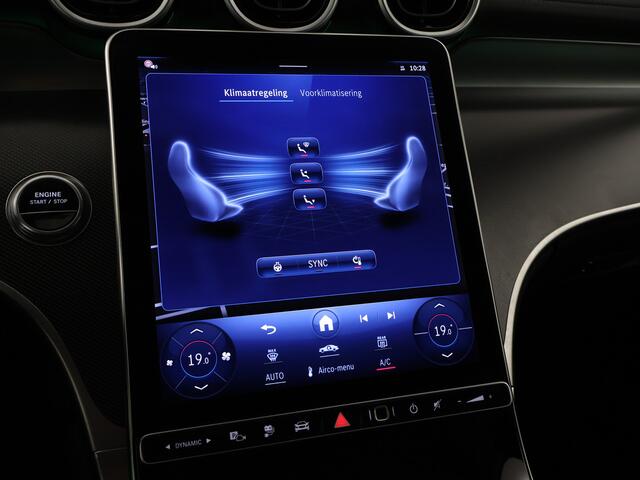 Mercedes-Benz GLC-KLASSE 300 e 4M AMG Plug-In Hybride | Trekhaak | AMG Styling | 20 Inch AMG LM Velgen | Stoelverwarming | Stuurverwarming | Inclusief 24 maanden Mercedes-Benz Certified garantie voor Europa.