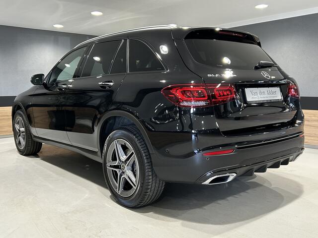 Mercedes-Benz GLC-KLASSE 300e AMG // Panoramadak // Burmester // 360 Camera // Keyless // Carbon // Sfeerverlichting // Carplay