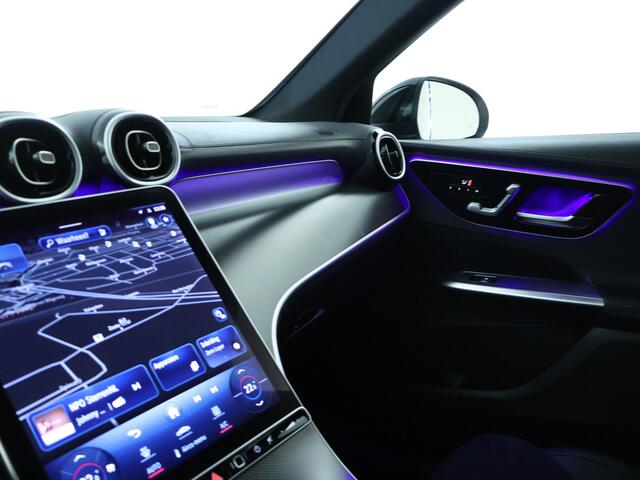 Mercedes-Benz GLC-KLASSE 300 e 4MATIC AMG Plug-In Hybride | AMG Line | Night Pakket | Panorama Schuif-Kanteldak | Trekhaak. Inclusief 24 maanden MB Certified garantie voor Europa.