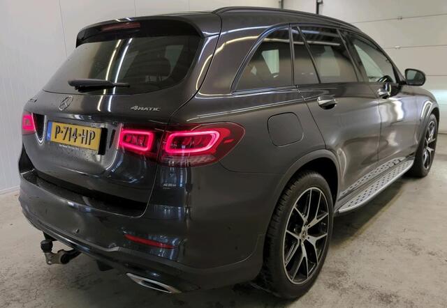 Mercedes-Benz GLC-KLASSE 200 4MATIC Premium Plus AMG Navigatie Trekhaak Panoramadak 360 Camera Elek Stoelen + Verwamring 20 Inch Velgen Keyless DAB Carplay NL Auto