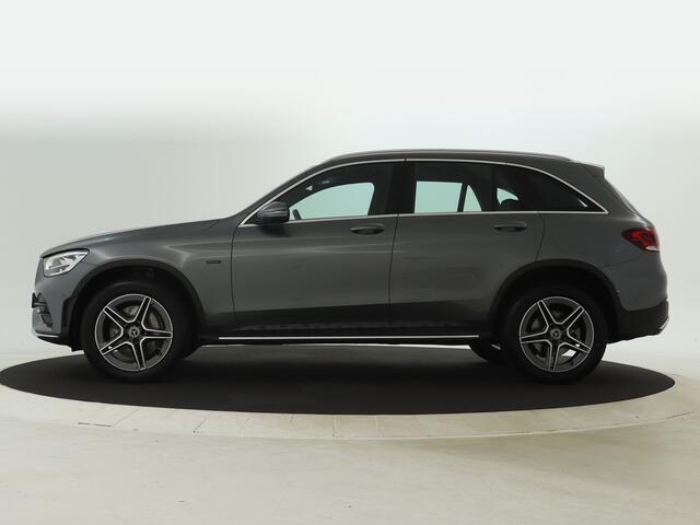 Mercedes-Benz GLC-KLASSE 300 e 4MATIC Business Solution AMG Inclusief 24 maanden MB Certified garantie voor Europa.