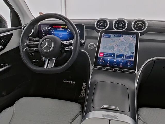 Mercedes-Benz GLC-KLASSE 400 e 4MATIC AMG Plug-In Hybride | AMG Line | Night Pakket | Trekhaak | Airmatic | Achterasbesturing | Panaorama Schuif-Kanteldak Inclusief 24 maanden MB Certified garantie voor Europa.