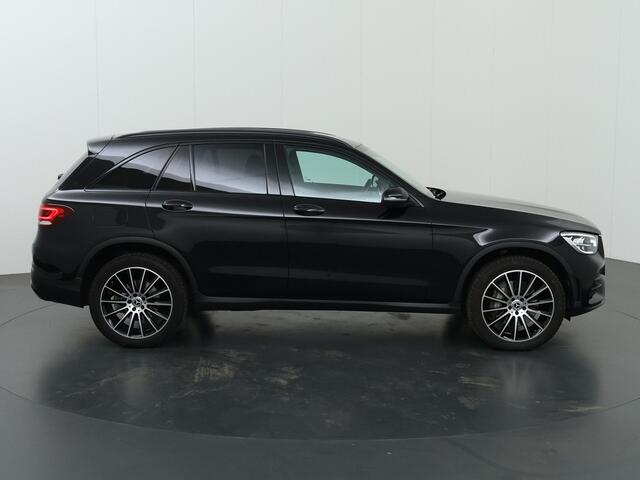 Mercedes-Benz GLC-KLASSE 300e 4MATIC Business Solution AMG | Night | 20" lichtmetalen velgen | Stoelverwarming | Sfeerverlichting |