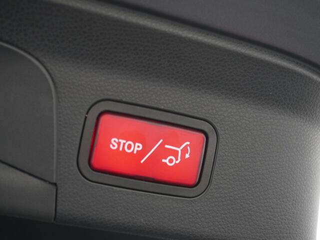 Mercedes-Benz GLC-KLASSE 300e Coupé AMG // Burmester / Magno Grijs // 20 inch // Treeplanken // Night pakket