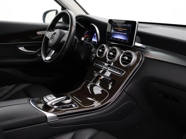 Mercedes-Benz GLC-KLASSE 350e 4MATIC PLUG-IN HYBRID + TREKHAAK | PANORAMA | LUCHTVERING | LED | STOELVERWARMING