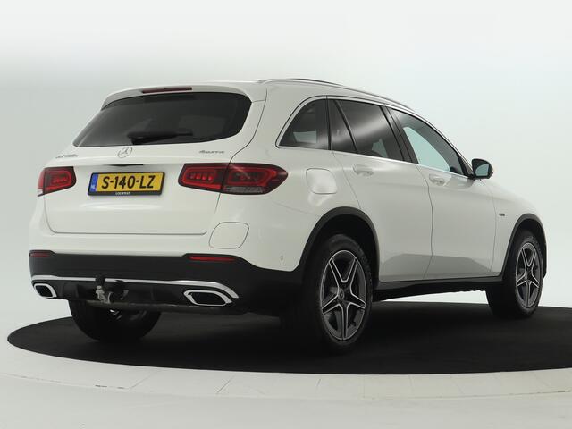 Mercedes-Benz GLC-KLASSE 300 e 4MATIC Premium Plus Panoramadak | Trekhaak | Nightpakket Inclusief 24 maanden MB Certified garantie voor Europa.