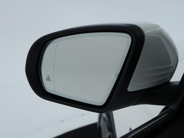 Mercedes-Benz GLC-KLASSE 300 e 4MATIC Premium Plus Panoramadak | Trekhaak | Nightpakket Inclusief 24 maanden MB Certified garantie voor Europa.