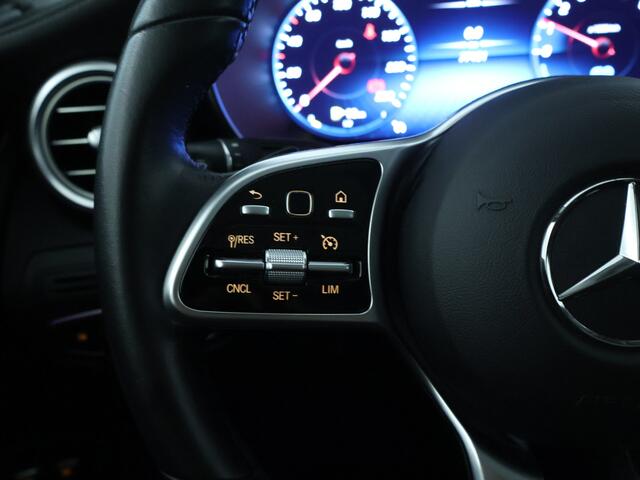 Mercedes-Benz GLC-KLASSE 300 e 4MATIC Premium Plus Panoramadak | Trekhaak | Nightpakket Inclusief 24 maanden MB Certified garantie voor Europa.