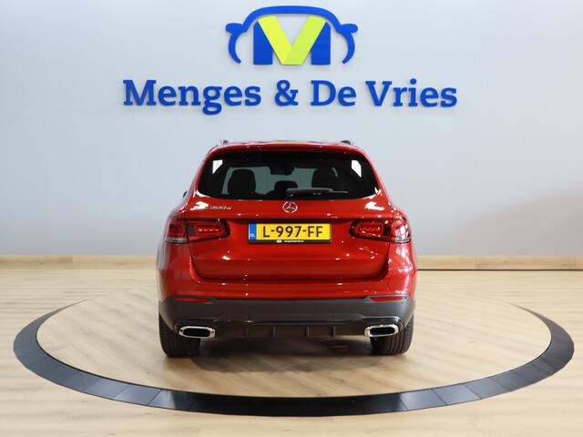 Mercedes-Benz GLC-KLASSE 300e 4MATIC Business Solution AMG Line | LED | Burmester | Panorama | 360 Camera | Stoelverwarming | Sfeer | Apple Carplay Android Auto | Isofix | NAP |