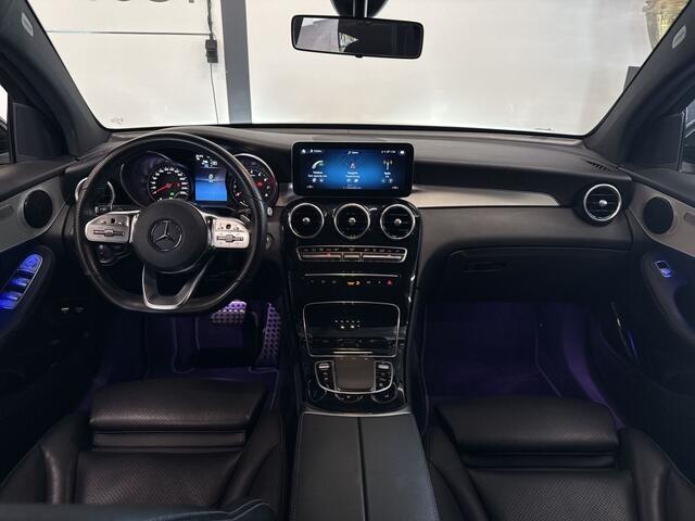 Mercedes-Benz GLC-KLASSE 300e 4MATIC AMG | PHEV | CAMERA | LEER | CARPLAY | SFEERVERLICHT