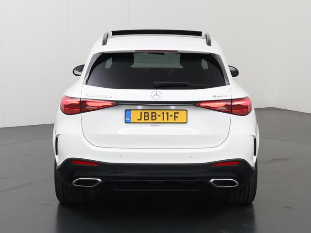 Mercedes-Benz GLC-KLASSE 300e 4MATIC AMG Line | Burmester | Panoramadak | Trekhaak | Memory | Keyless | Night pakket |