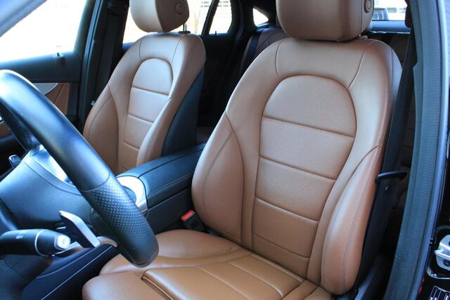 Mercedes-Benz GLC-KLASSE Coupé 300e 4M AMG Schuifdak | Trekhaak | Bruin Leder | 360 Camera | Night | 21" AMG Velgen | BTW