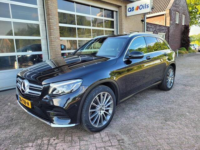 Mercedes-Benz GLC-KLASSE 250 4 MATIC AMG LINE 210 pk met trekhaak.