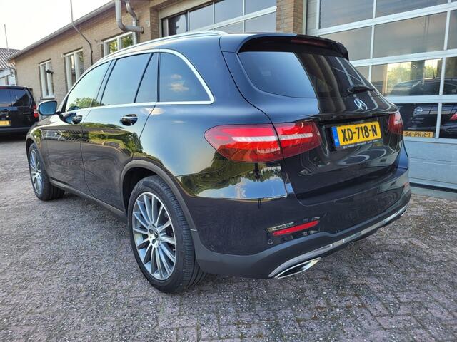 Mercedes-Benz GLC-KLASSE 250 4 MATIC AMG LINE 210 pk met trekhaak.