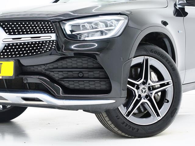 Mercedes-Benz GLC-KLASSE 300e 4MATIC AMG | Panoramadak | Trekhaak | Camera | Cruise | DAB | Stoelverwarming