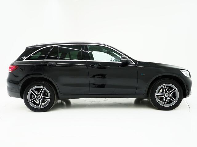 Mercedes-Benz GLC-KLASSE 300e 4MATIC AMG | Panoramadak | Trekhaak | Camera | Cruise | DAB | Stoelverwarming
