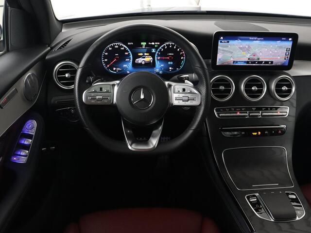 Mercedes-Benz GLC-KLASSE 300e 4Matic AMG | Panoramadak | Two-Tone Leder | 360 Camera | Stoelverwarming | Burmester | Carplay | Digital Cockpit | Keyless | Navigatie | Sfeerverlichting | PHEV | Plug In