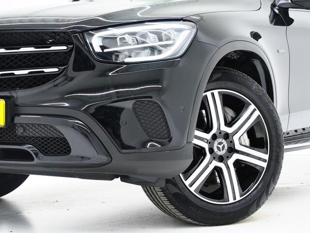 Mercedes-Benz GLC-KLASSE 300e 4MATIC Premium Night Black | Panoramadak | 360 | Keyless | Adaptive Cruise | Treeplanken | Carplay