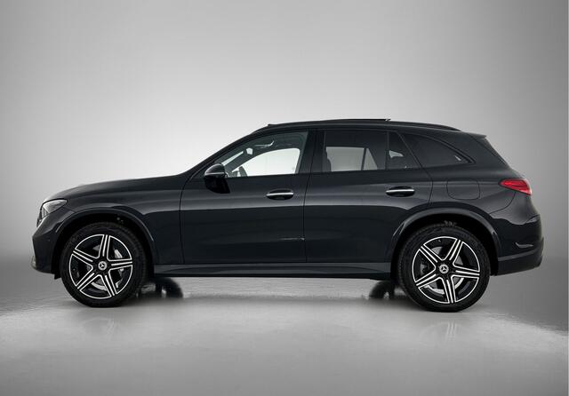 Mercedes-Benz GLC-KLASSE 400e 4-MATIC AMG-line | Night Pakket | Trekhaak af fabriek | Panorama Schuif/Kanteldak | Digital Light | Elektr. Memory Seats | Distronic | 360gr Camera | Winter Pakket Premium Pakket | Inclusief 24 maanden MB Certified garantie voor Europa.