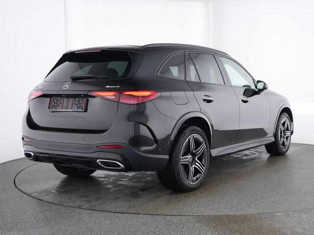 Mercedes-Benz GLC-KLASSE 300 e 4MATIC AMG Plug-In Hybride AMG Line | Night Pakket | Panorama Schuif-Kanteldak | 20 Inch AMG Velgen. Inclusief 24 maanden MB Certified garantie voor Europa.