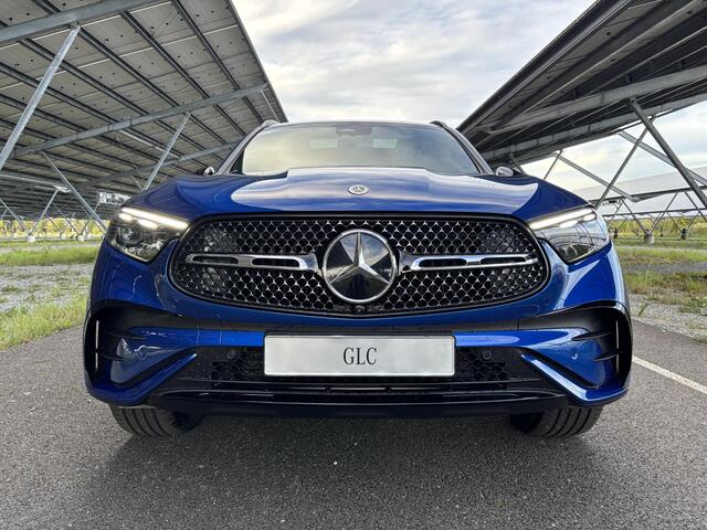 Mercedes-Benz GLC-KLASSE 300e 4MATIC Sport Edition | Panoramaschuifdak | Premium pakket | Nightpakket | 360° camera | Dodehoekassistent | DIGITAL LIGHT |