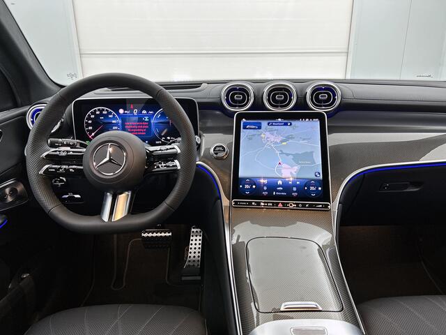Mercedes-Benz GLC-KLASSE 300e 4MATIC Sport Edition | Premium Plus pakket | Stoelventilatie/- verwarming voor | Trekhaak | Rijassistentiepakket Plus | Nightpakket | Winter pakket | Head-up display | Nappaleder zwart |