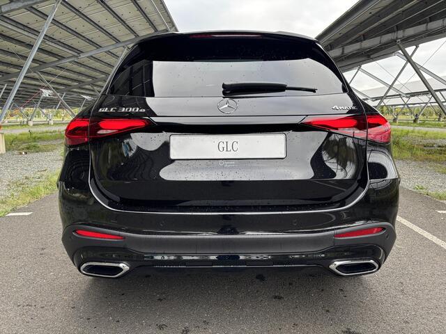 Mercedes-Benz GLC-KLASSE 300e 4MATIC Sport Edition | Night | Panoramaschuifdak | 360° camera | Dodehoekassistent | DIGITAL LIGHT | Trekhaak |