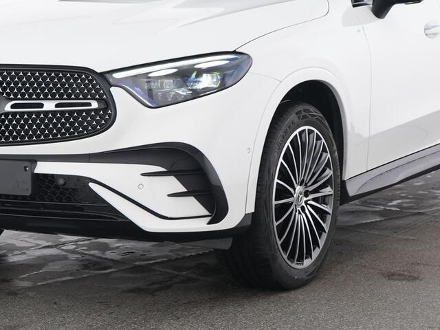 Mercedes-Benz GLC-KLASSE Coupé 300 e 4MATIC AMG Plug-In Hybride | AMG Line | Night Pakket | Panorama Schuif-Kanteldak Rijassistentiepakket plus | Head-up-Display. Inclusief 24 maanden MB Certified garantie voor Europa.
