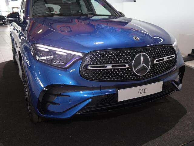 Mercedes-Benz GLC-KLASSE 300e 4MATIC Sport Edition | Panoramaschuifdak | Trekhaak | Premium | Night Pakket | 20"LM velgen AMG | 360°-camera | DIGITAL LIGHT | Stoelverwarming | Dodehoekassistent |