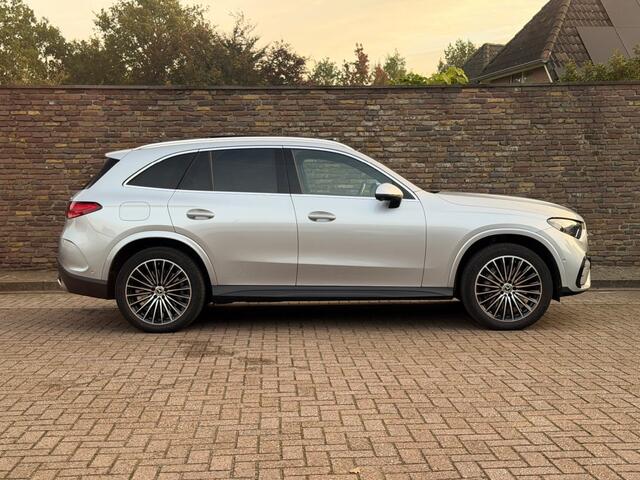 Mercedes-Benz GLC-KLASSE 300E 4MATIC AMG LINE Panodak 20 Inch Digital Light