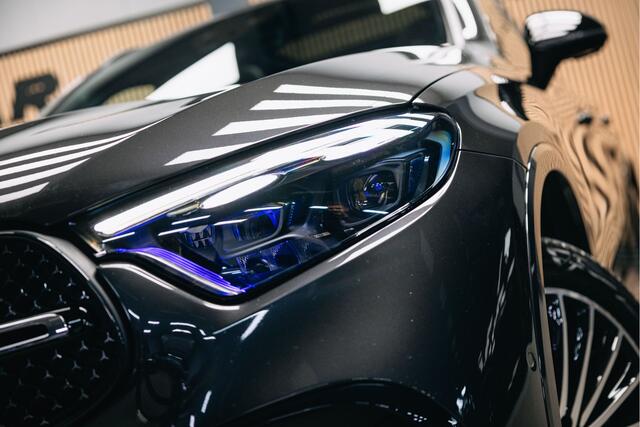 Mercedes-Benz GLC-KLASSE 300e 4MATIC AMG Line | Pano | Stoelverwarming | 360 camera |